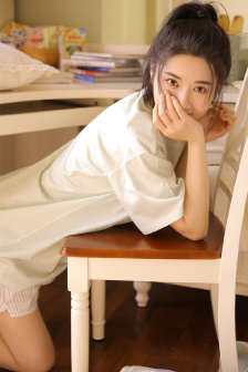 莲花坐姿在办公室的适用性